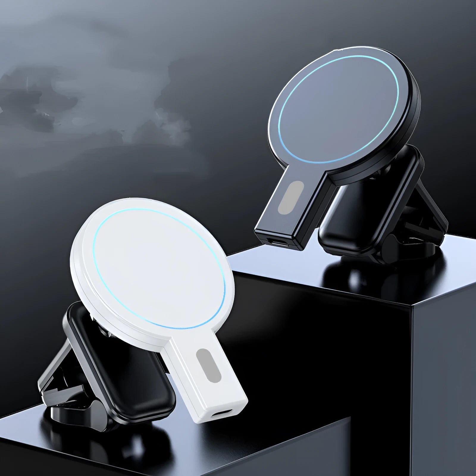 Black and white magnetic wireless charger with PD fast charging measuring 85.2x58.4x29.5mm