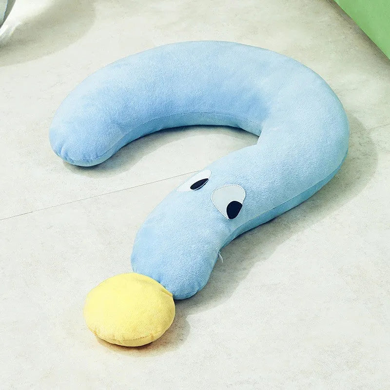 Blue or yellow rectangular pet cushion measuring 62cm by 39cm for cats and dogs
