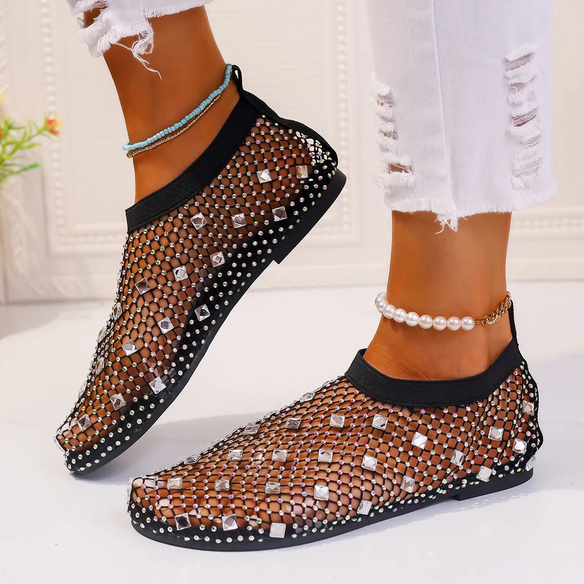 Women's flat sandals with mesh upper and colourful rhinestone design, round toe summer beach shoes