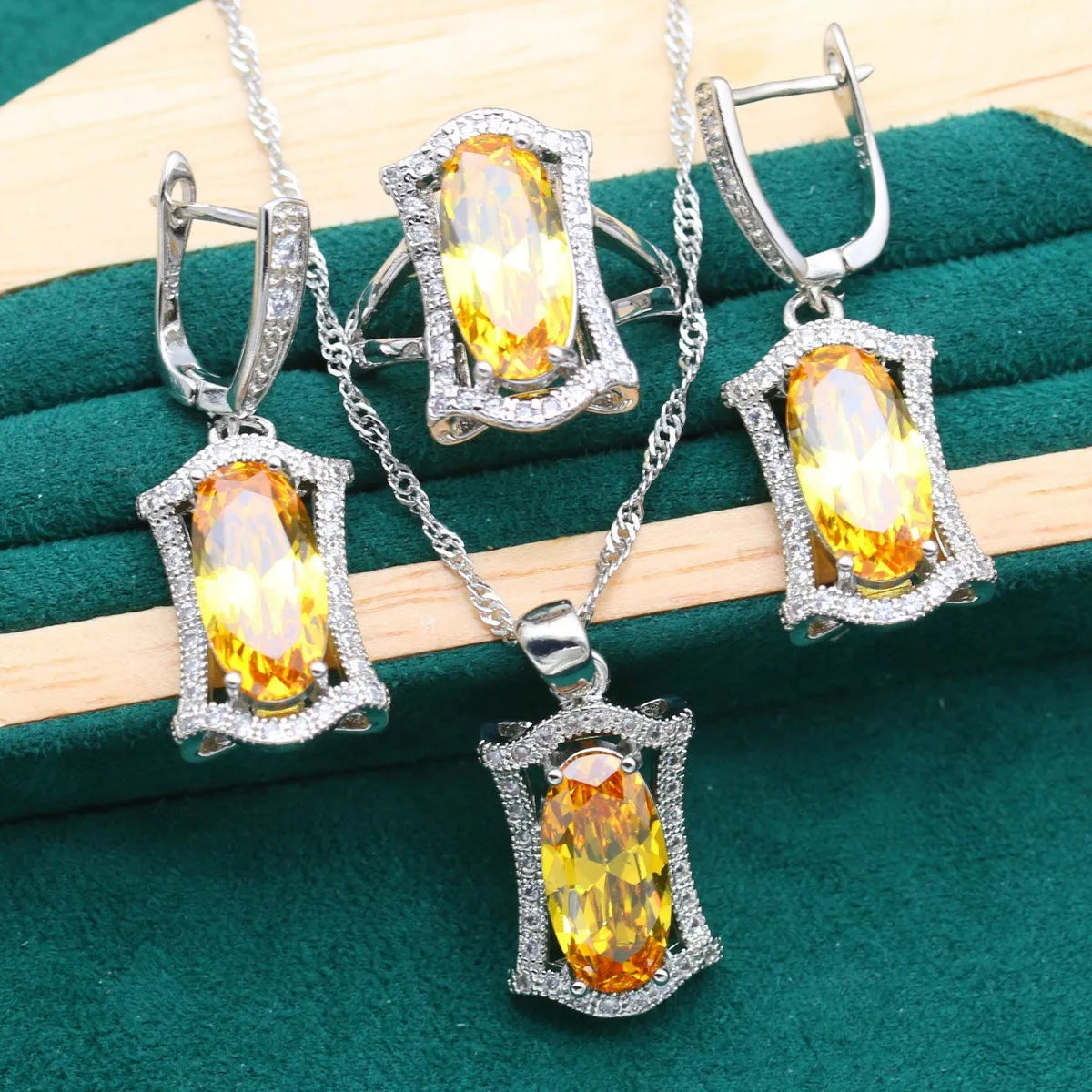 Anti-allergy zircon jewellery set with snake bone chain necklace, earrings, ring and bracelet in yellow or olive colours
