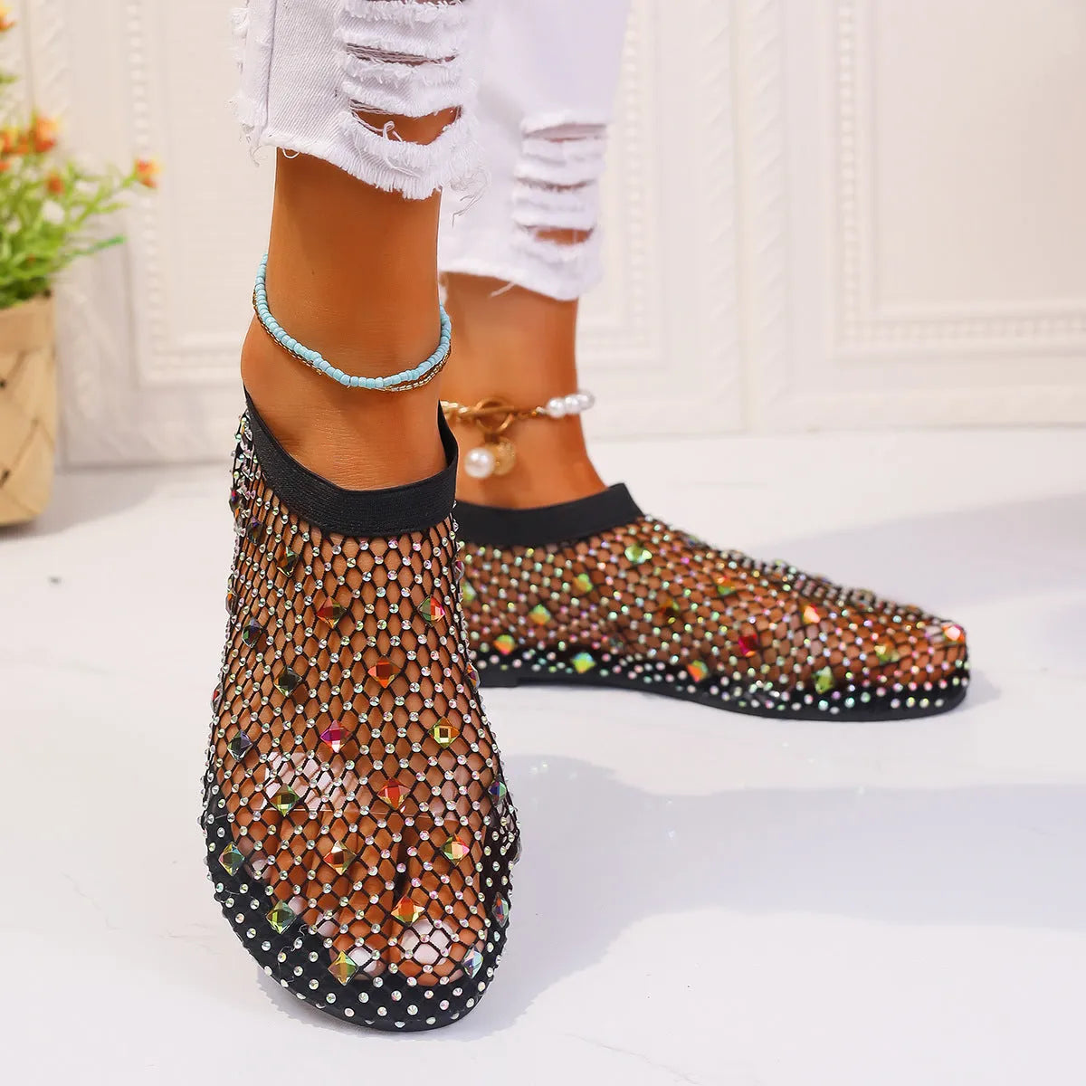 Women's flat sandals with mesh upper and colourful rhinestone design, round toe summer beach shoes