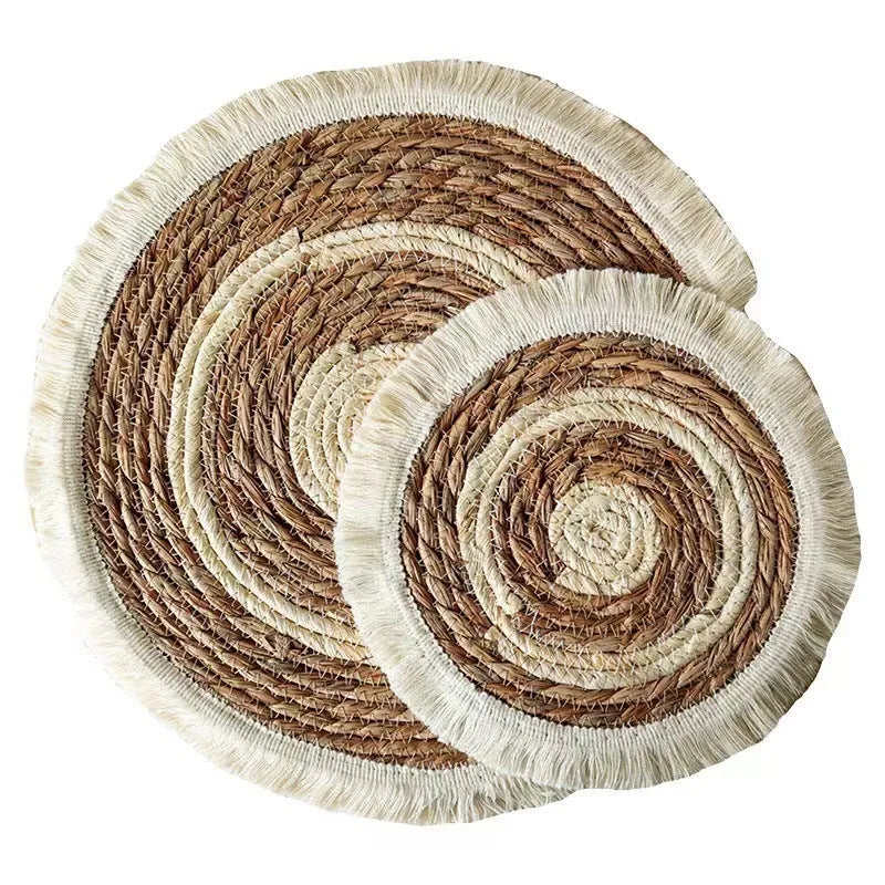 Round Japanese straw placemat with decorative tassels in natural papyrus material