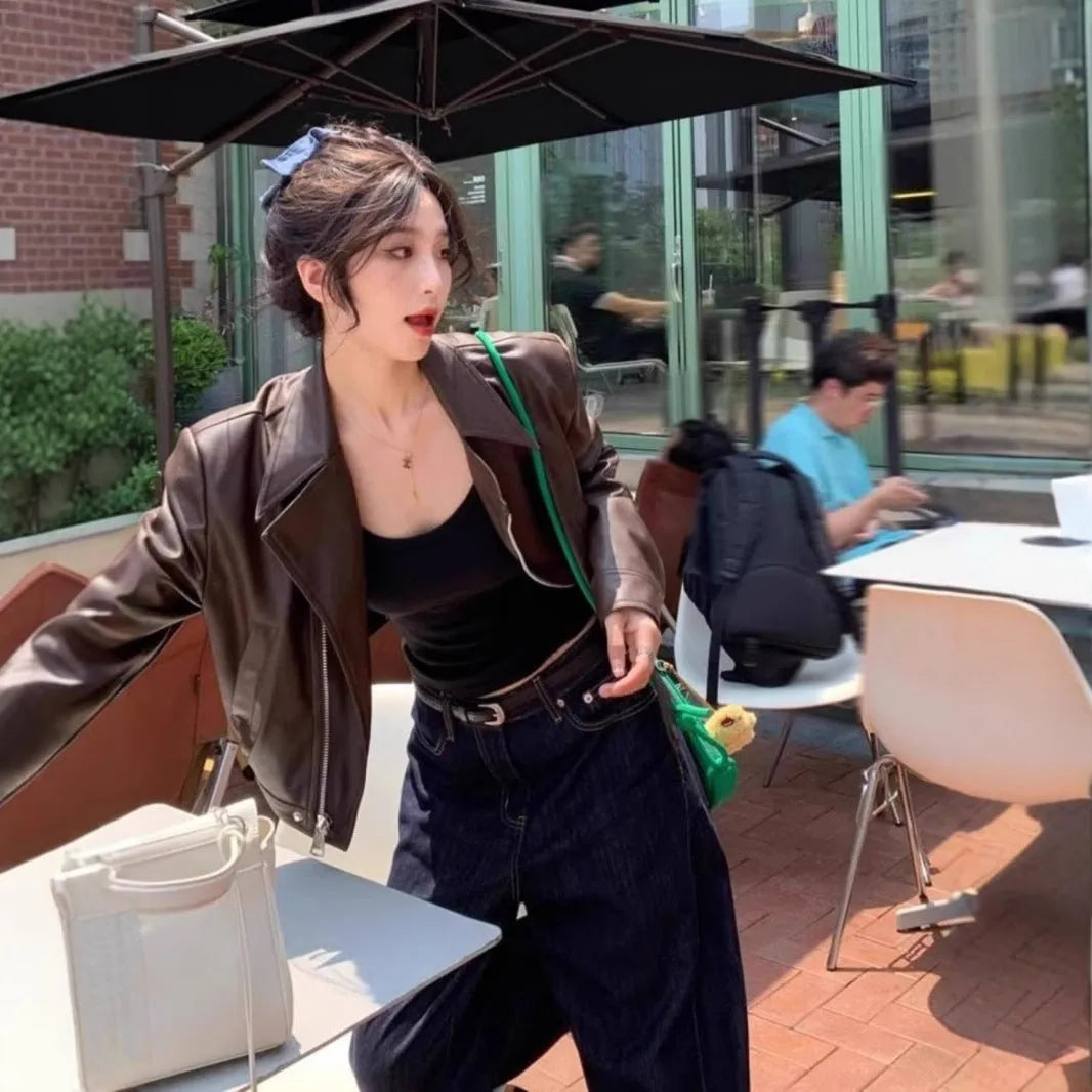 Women's brown retro leather coat jacket with slim fit street fashion style and regular sleeves