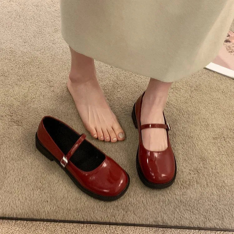 Women's solid colour French vintage PU leather shoes with round toe and flat heel