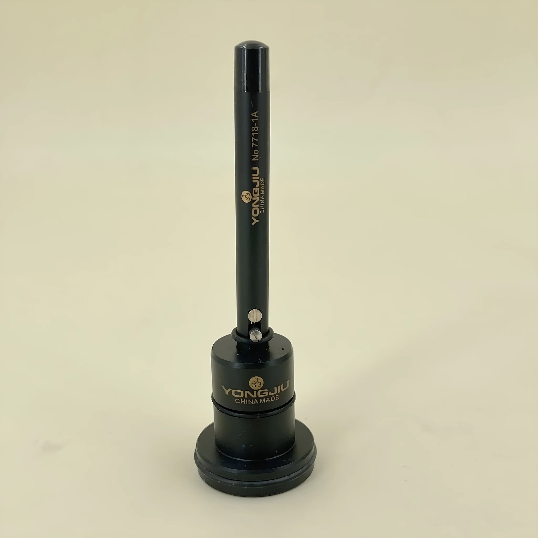 Watch repair oiling pen with fine tip for precision oil application