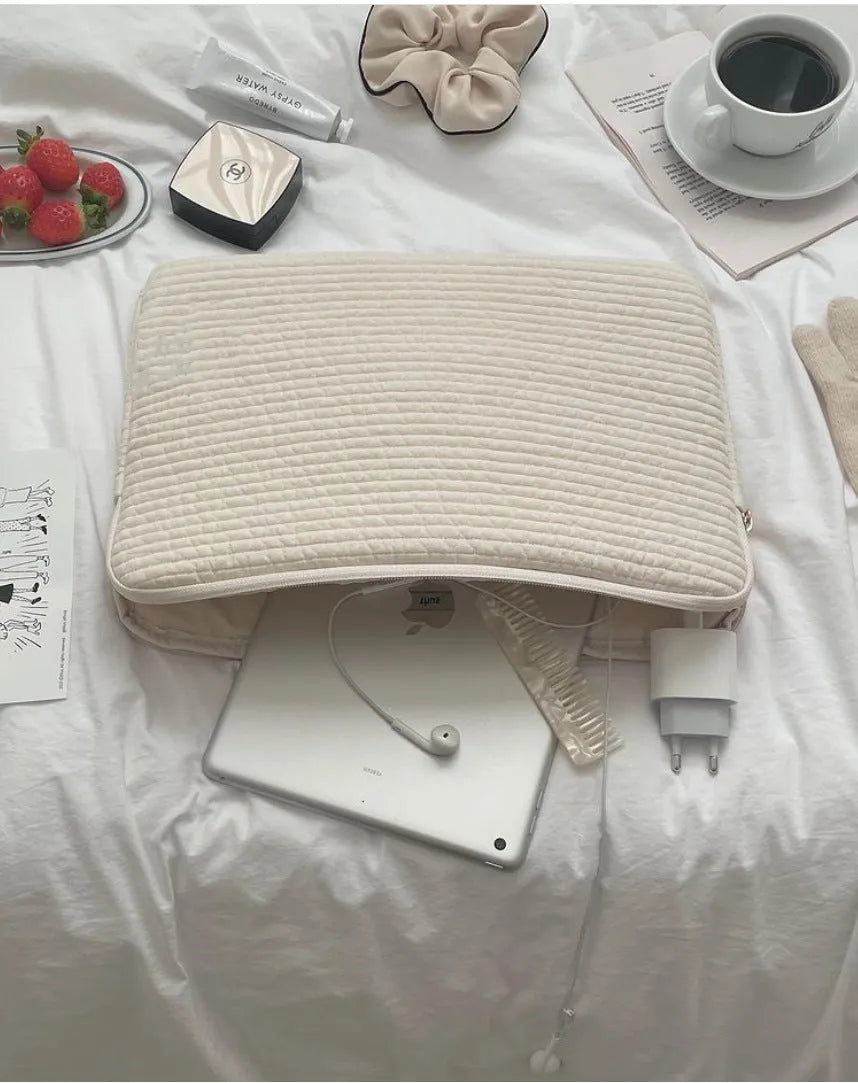 Black and white anti-seismic cotton laptop bag with coin pocket in three size options