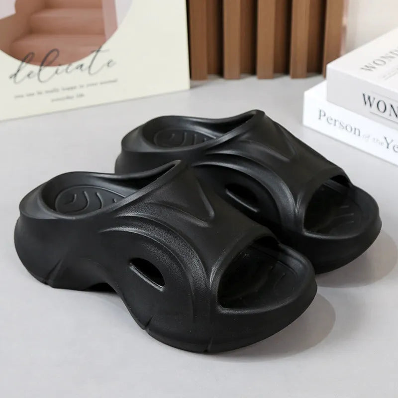 Women's white thick-soled summer slippers with round toe design for beach and outdoor use