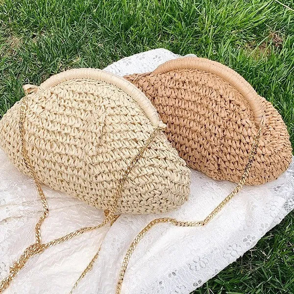 Shell-shaped straw shoulder bag for women with chain accents and polyester lining