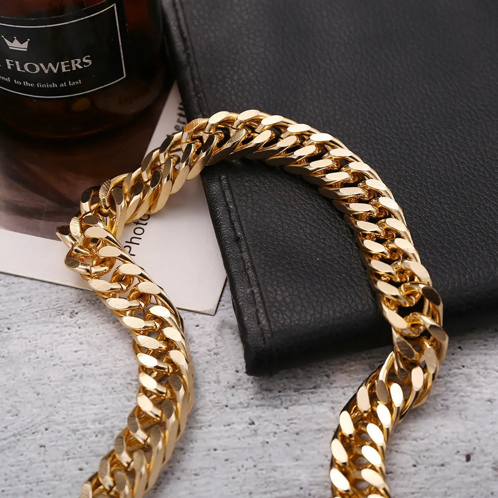Women's gold-coloured thick chain necklace with 32cm length and 6cm pendant drop on alloy chain