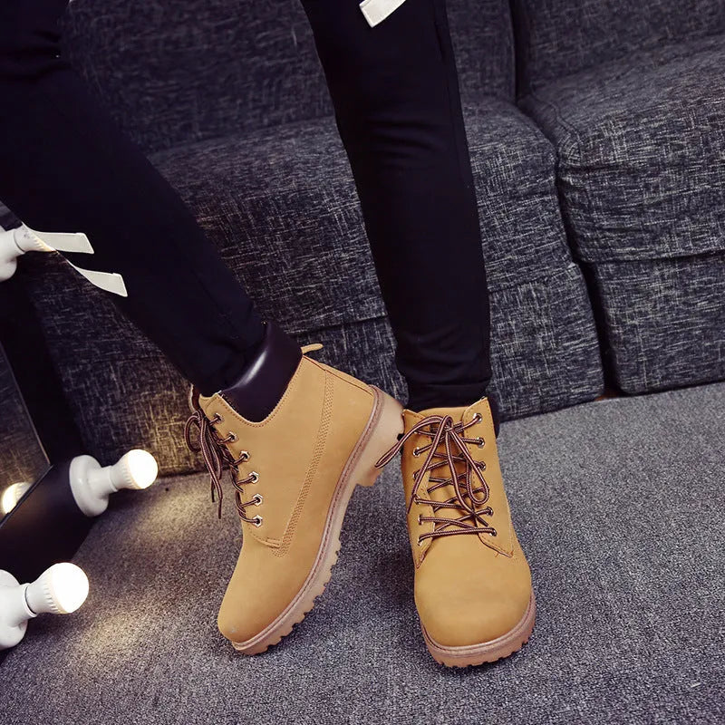 Men's pink Martin boots with velvet lining, round toe and lace-up front closure