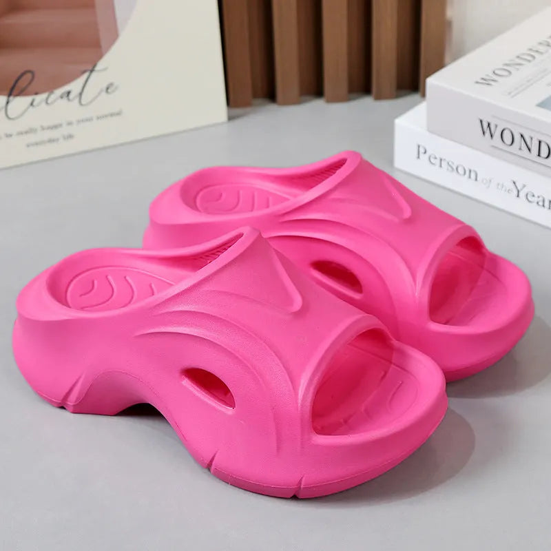 Women's white thick-soled summer slippers with round toe design for beach and outdoor use