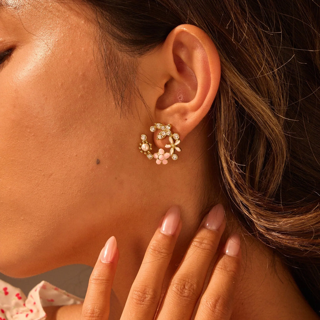 Flower shaped stud earrings with petal design in 18K gold plated stainless steel
