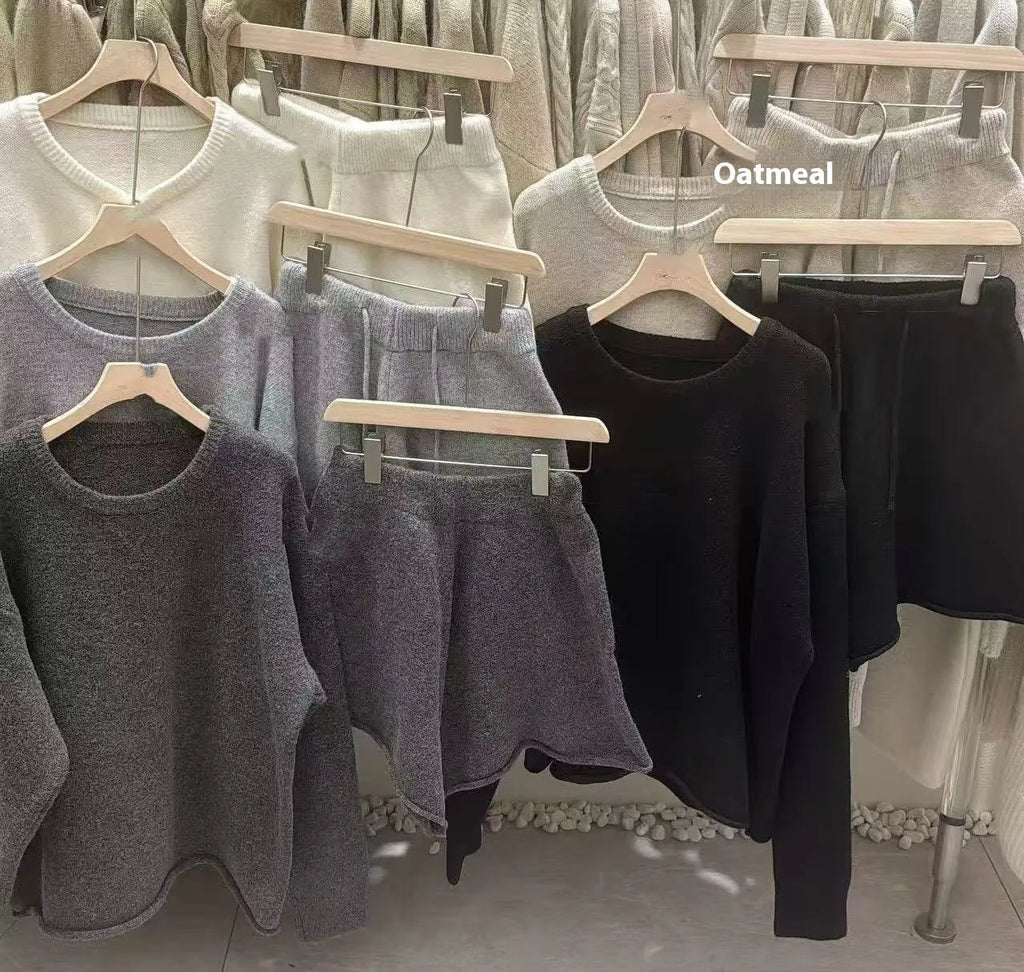 Women's loose-fitting knitted sweater and wide leg shorts two-piece set in oatmeal colour