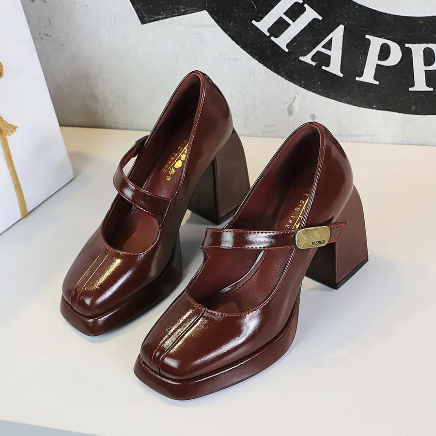Retro platform high heel sandals with metal buckle strap in Ankela red
