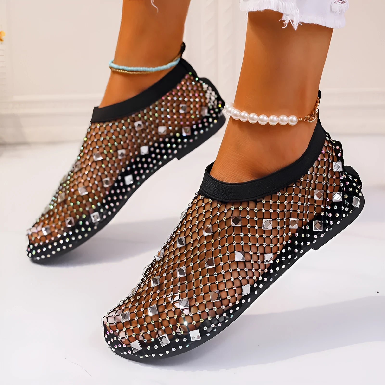 Women's flat sandals with mesh upper and colourful rhinestone design, round toe summer beach shoes