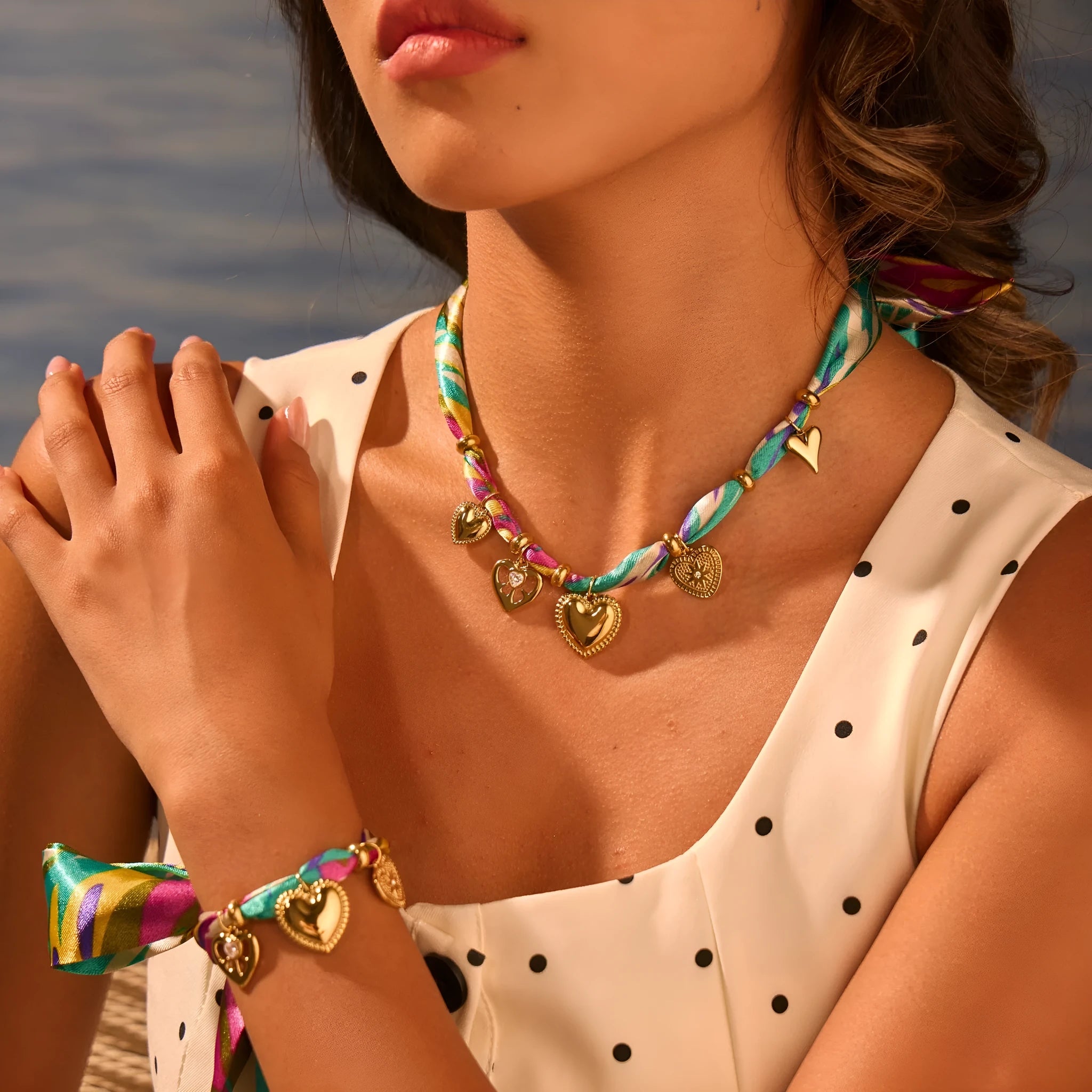 Geometric pendant necklace and bracelet set with gold plating on adjustable 41-50cm chain