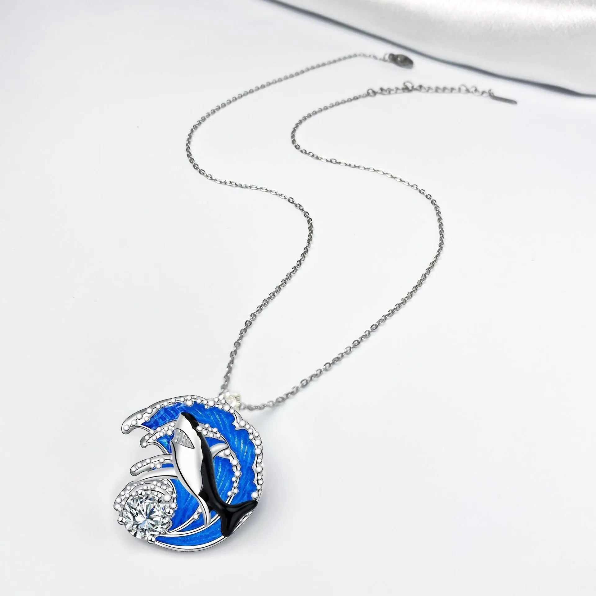 Shark women's necklace with electroplated copper pendant and cross chain design