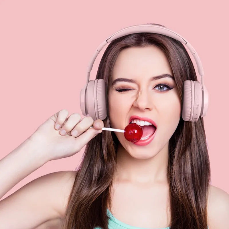 Wireless children's headphones with RGB LED lights in bunny pink colour