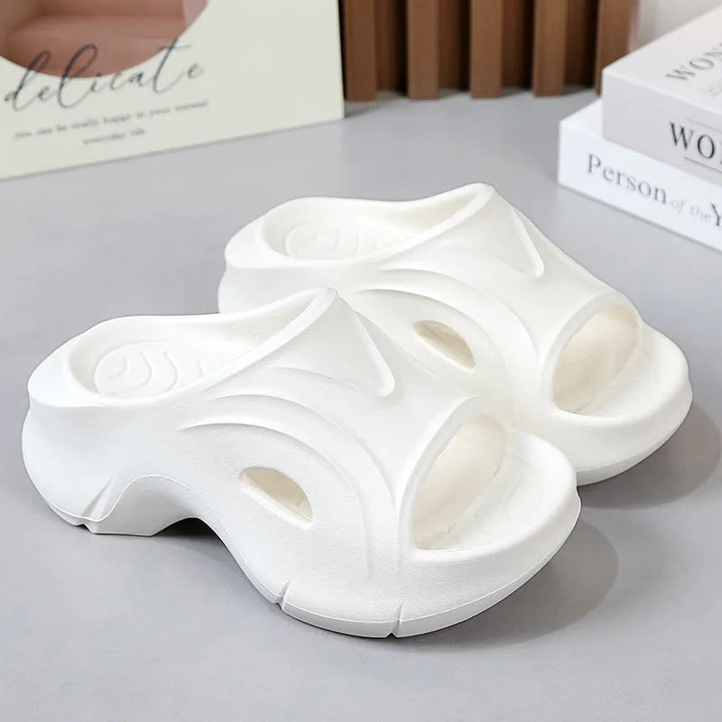 Women's white thick-soled summer slippers with round toe design for beach and outdoor use