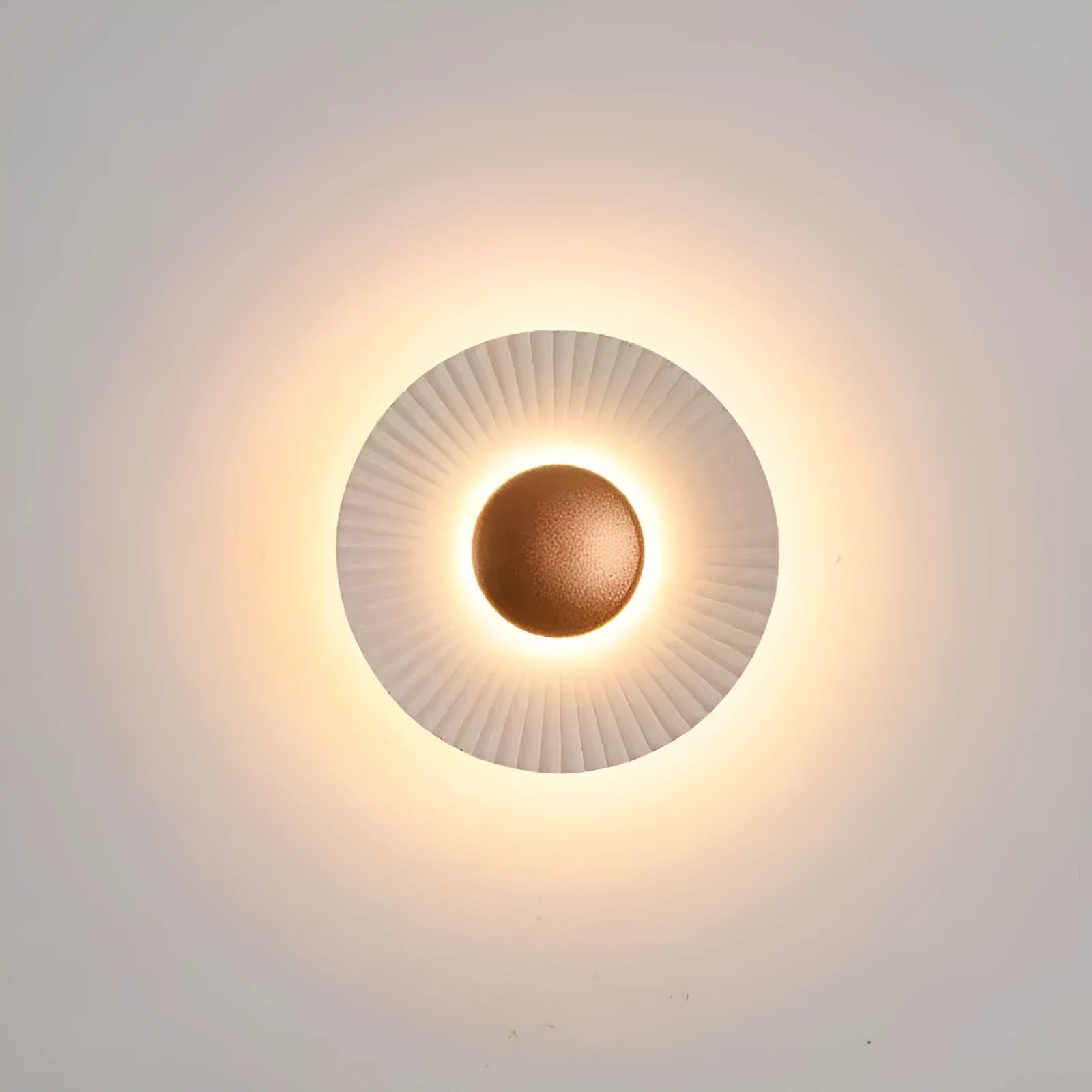 Round wall lamp with aluminium shade and LED lighting in white and gold two-tone colour option
