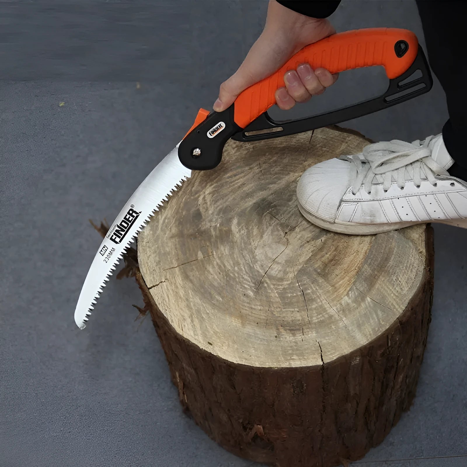 A folding garden hand saw with a TPR rubber handle and a 230mm metal blade, shown both open and closed.
