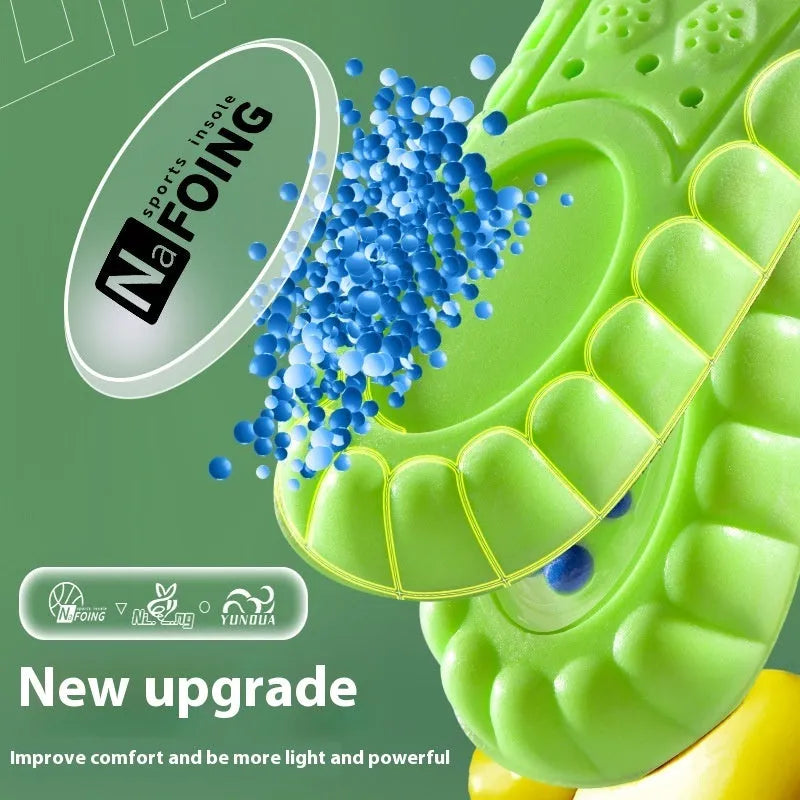 Green PU air cushion sports insoles with argy wormwood, shown with size markers.