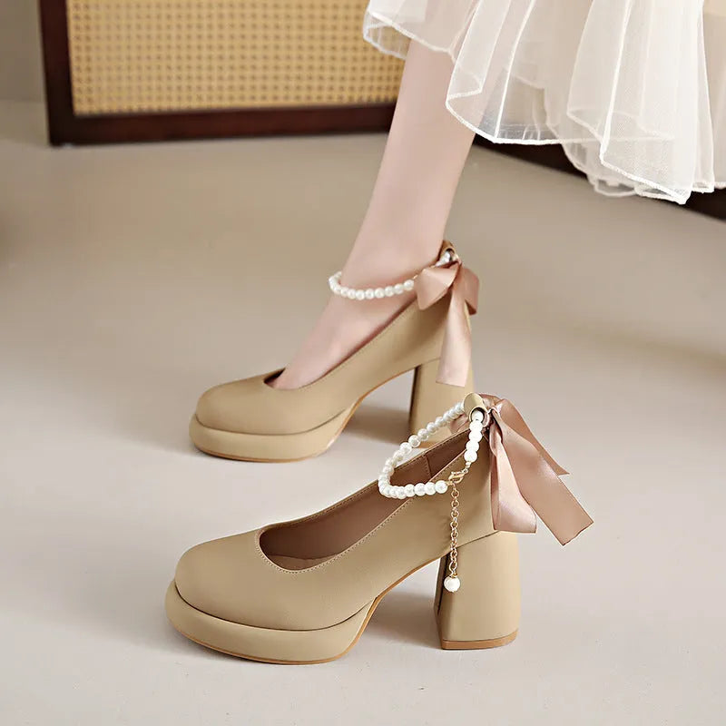 Women's beige Mary Jane shoes with chunky heel and ankle-strap buckle on round toe