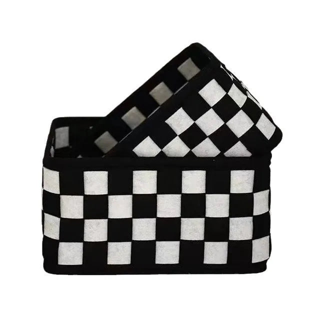 Checkerboard pattern woven felt storage basket showing 37×29×19.5cm dimensions and folding design
