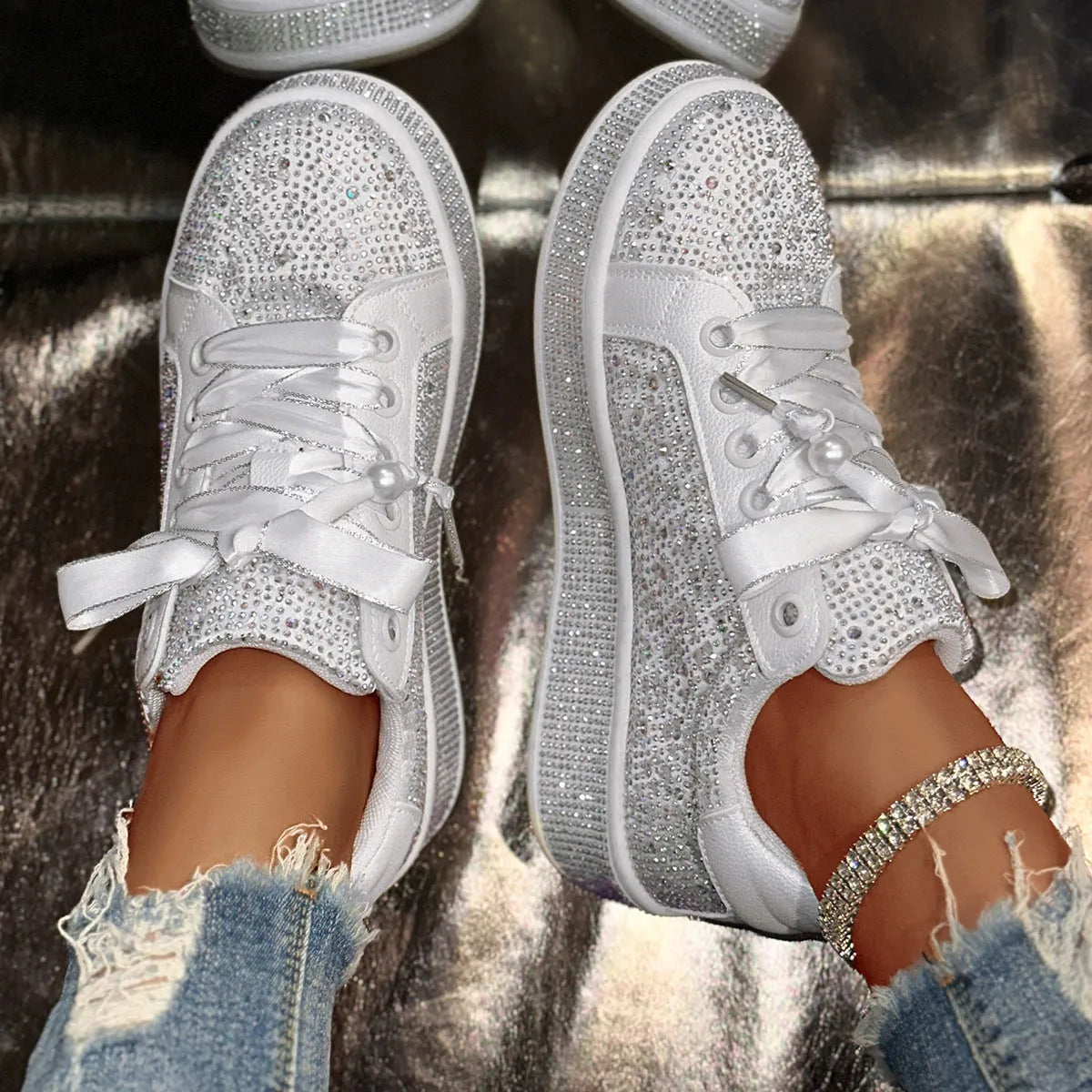 White low-top starry rhinestone casual women's shoes with rubber sole and cotton lining