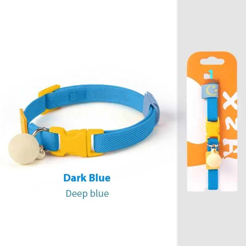 Small elastic polyester dog collar shown in various colours, adjustable from 22 to 32 cm for tiny dog breeds.