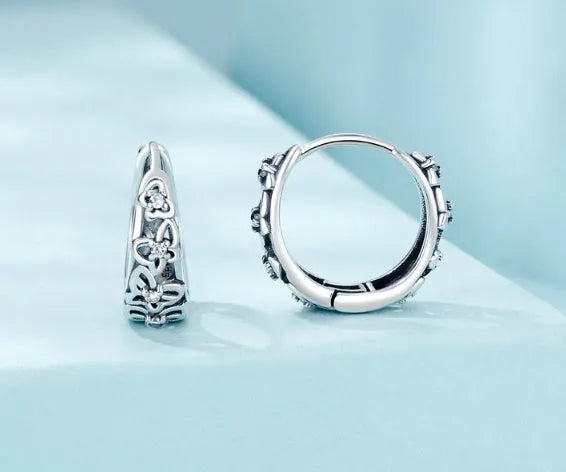 Retro hollow butterfly zircon earrings in sterling silver with 14mm height and 5mm width dimensions