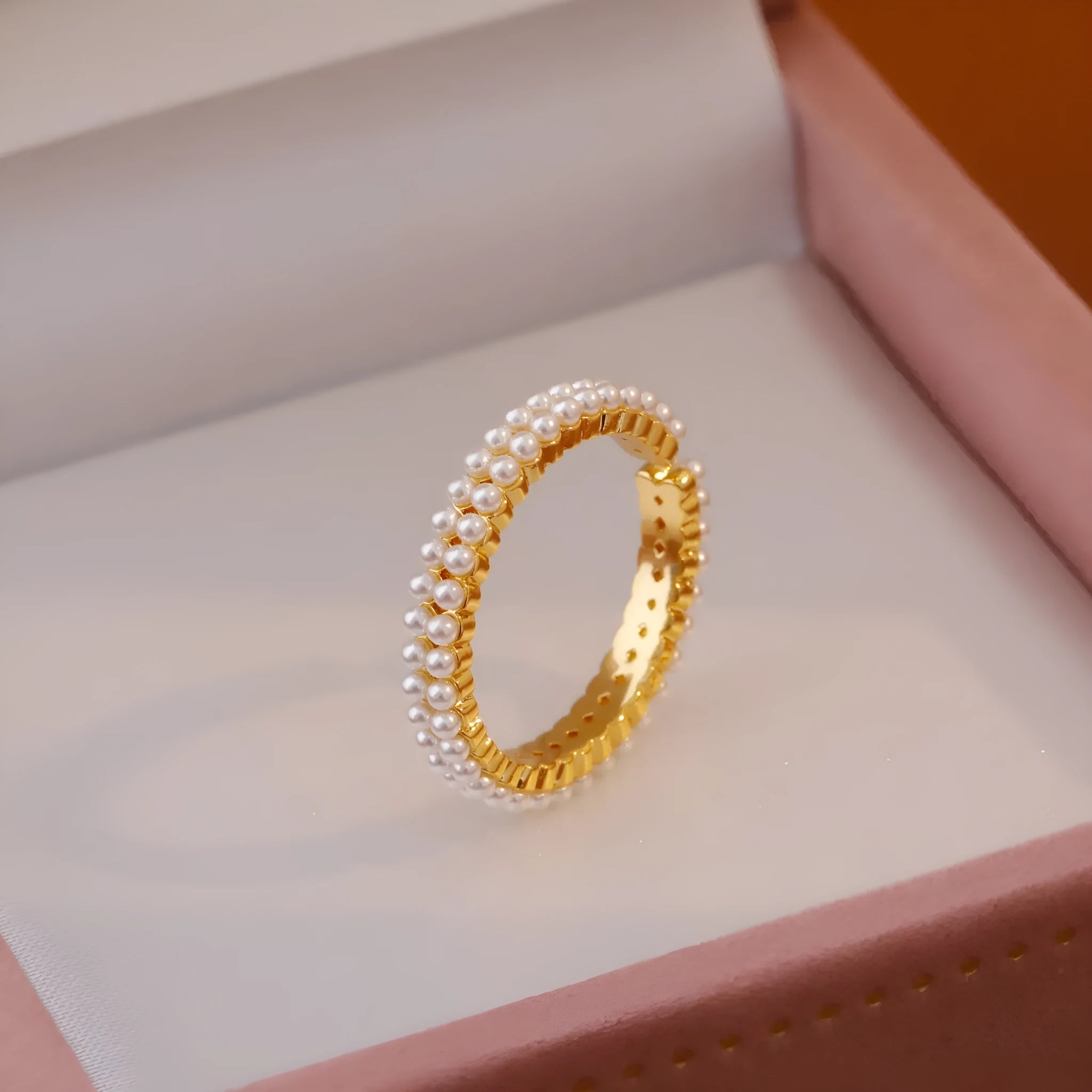 Gold geometric open-mouth women's ring with electroplated copper construction
