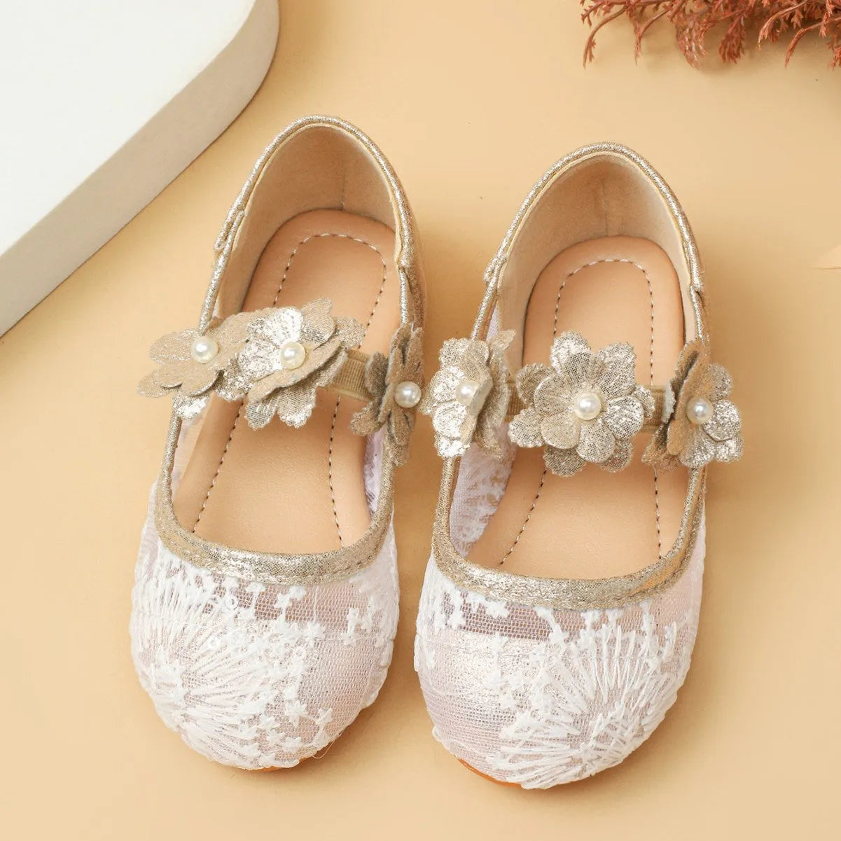 Gold children's traditional Chinese embroidered floral princess shoes with PU leather upper and rubber sole