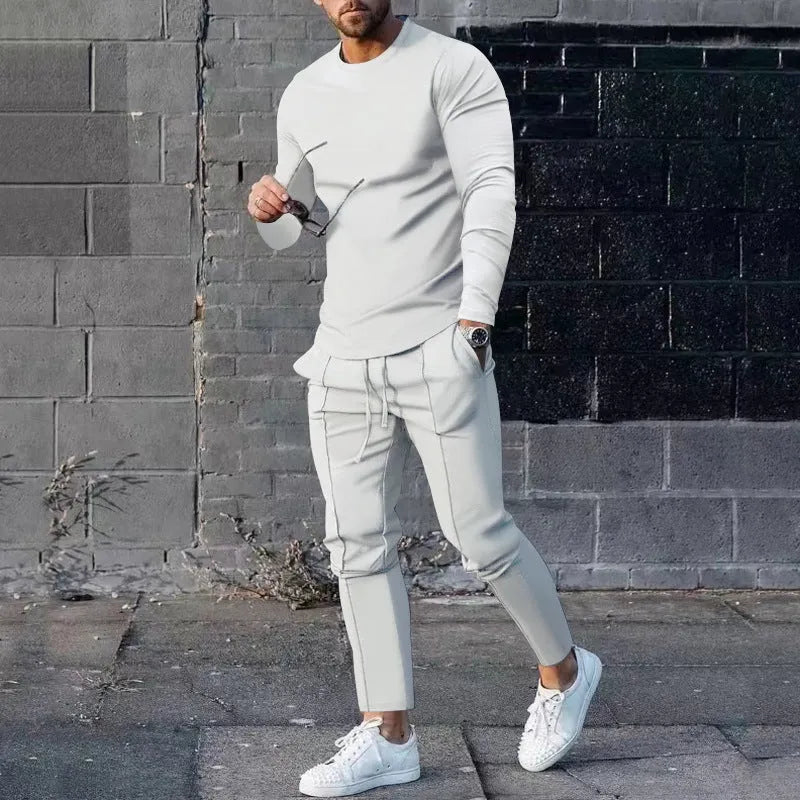 Men's two-piece casual suit with round-neck long sleeve T-shirt and matching trousers in solid colour