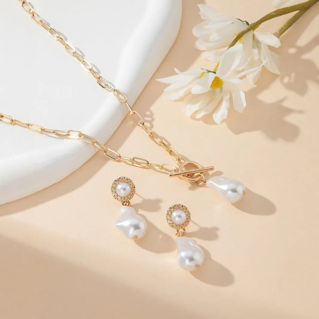 Gold tone retro baroque pearl necklace and matching ear stud set with iron alloy chain