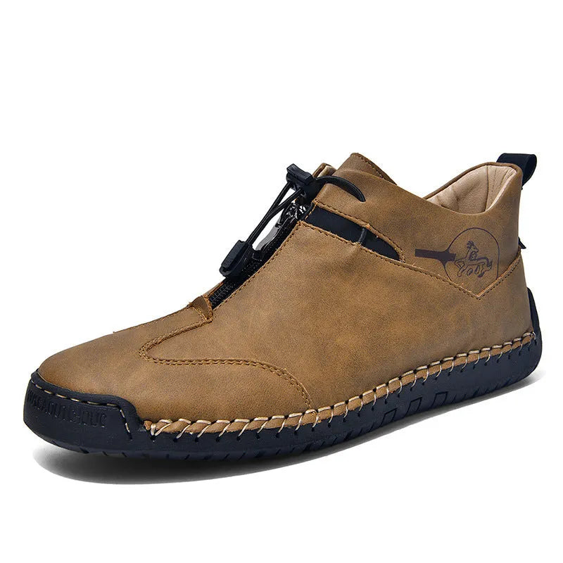 Men's casual leather shoes in black with rubber sole and 3-5cm mid heel