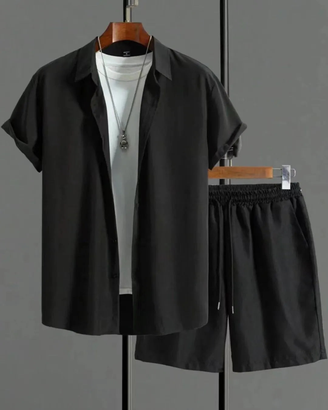 Men's short sleeve suit jacket and matching shorts in chemical fibre blend fabric