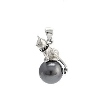 925 sterling silver cat pendant necklace with electroplated finish on clavicle-length chain
