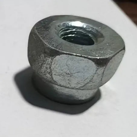 Ouma aluminium screw mower head attachment showing thread options for garden tools