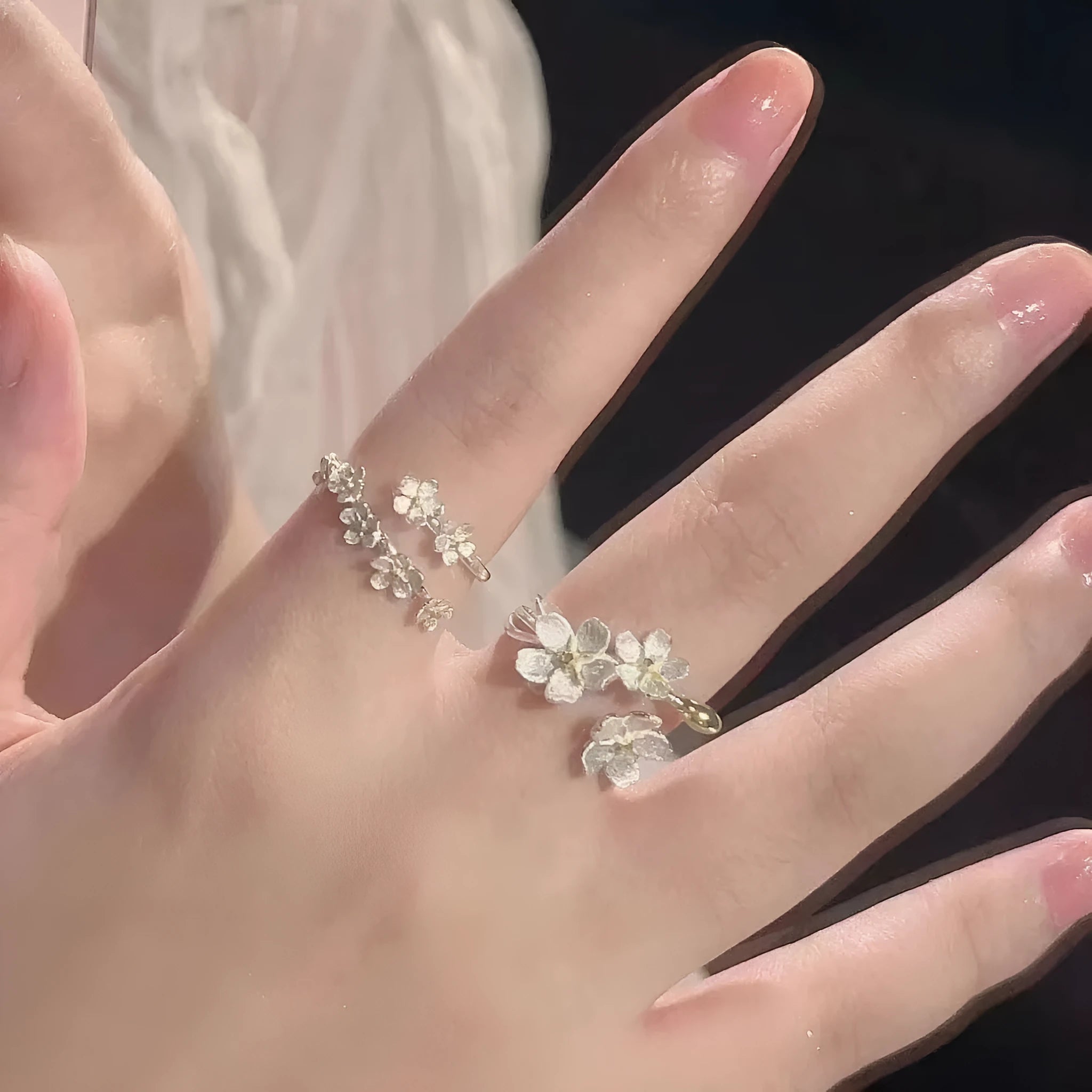 Zinc alloy adjustable jasmine flower ring with three-dimensional floral pattern and open mouth design