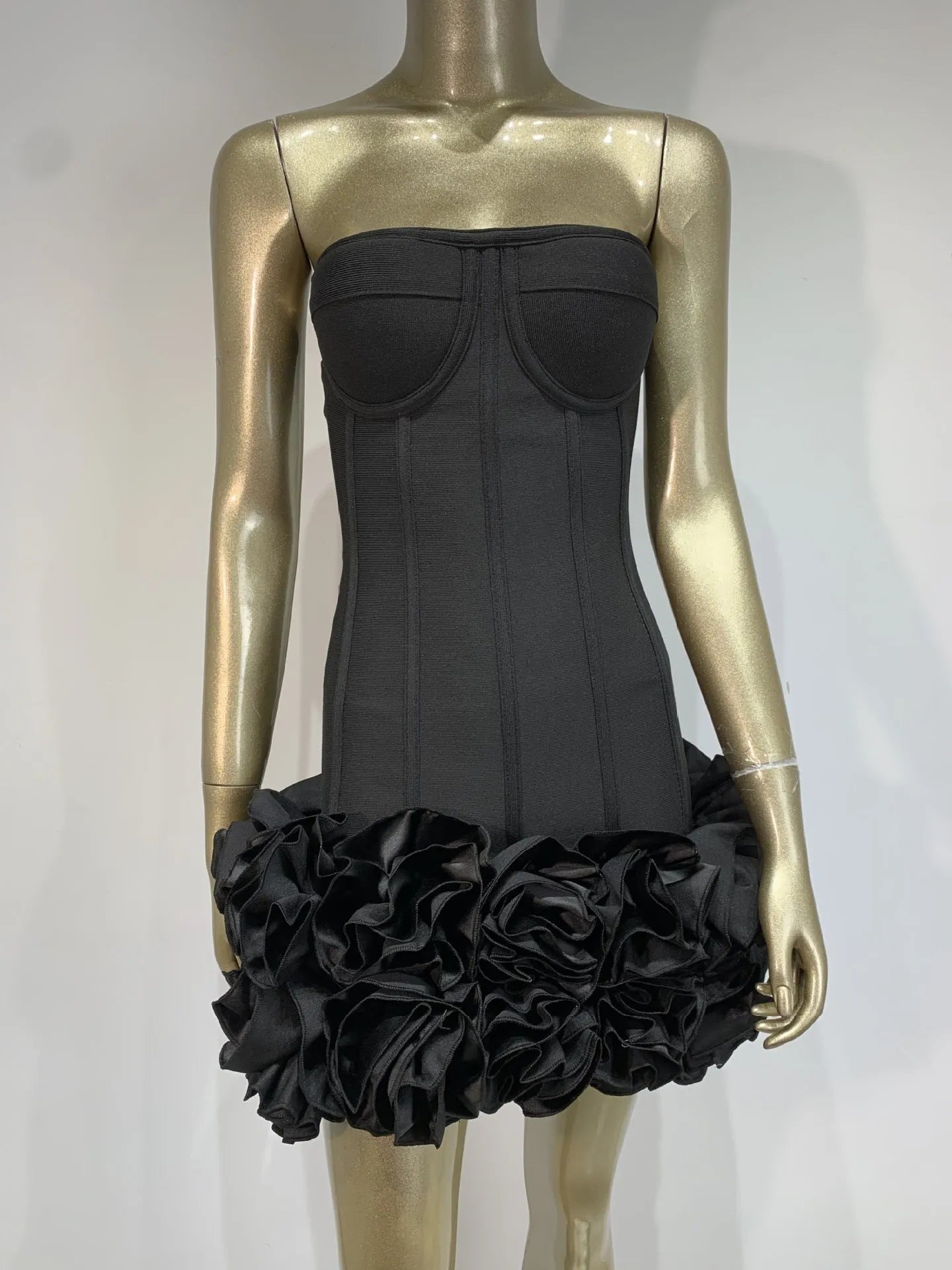 Women's solid colour urban style dress in polyester with mid waist design
