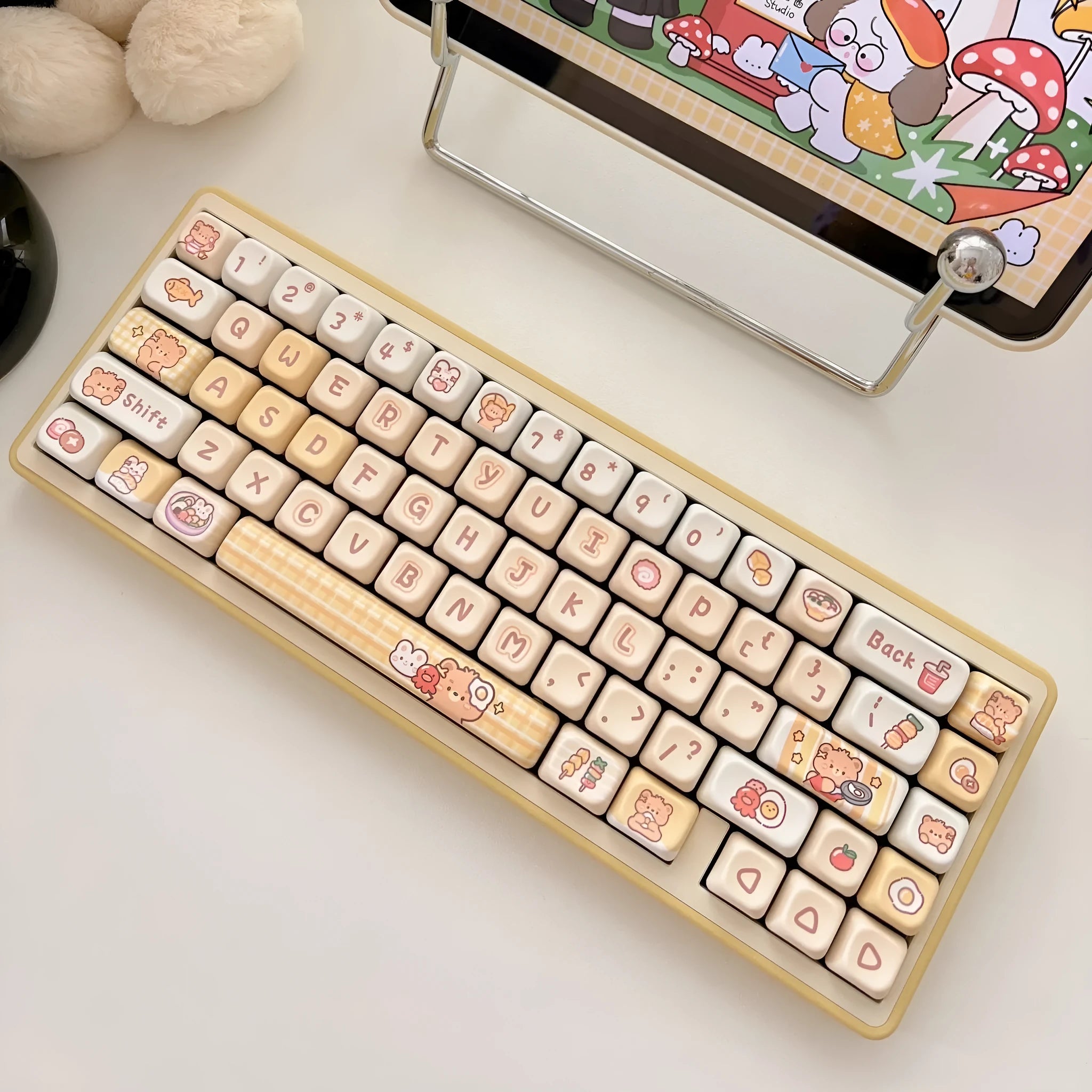 Rabbit Bear Restaurant themed PBT plastic keycap set with 140 pieces in EOA height profile for mechanical keyboards.