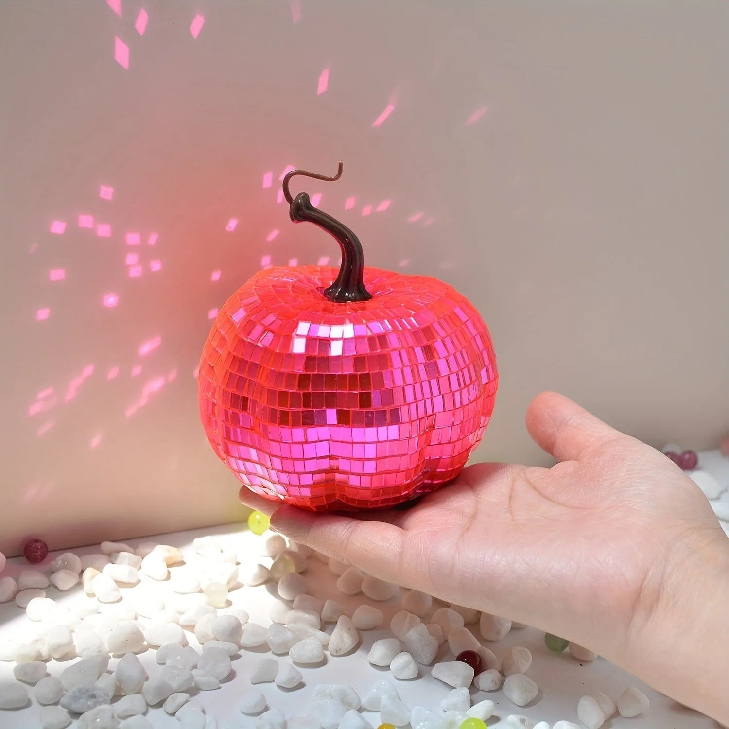 Glass pumpkin Halloween decoration with mirror finish in Chinese-style plant design