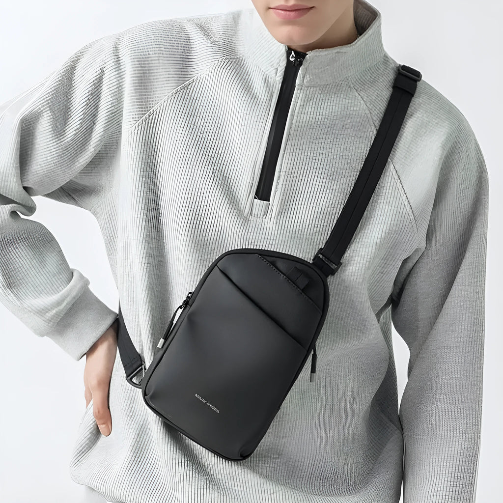 Men's simple black crossbody bag made from lightweight Oxford cloth.