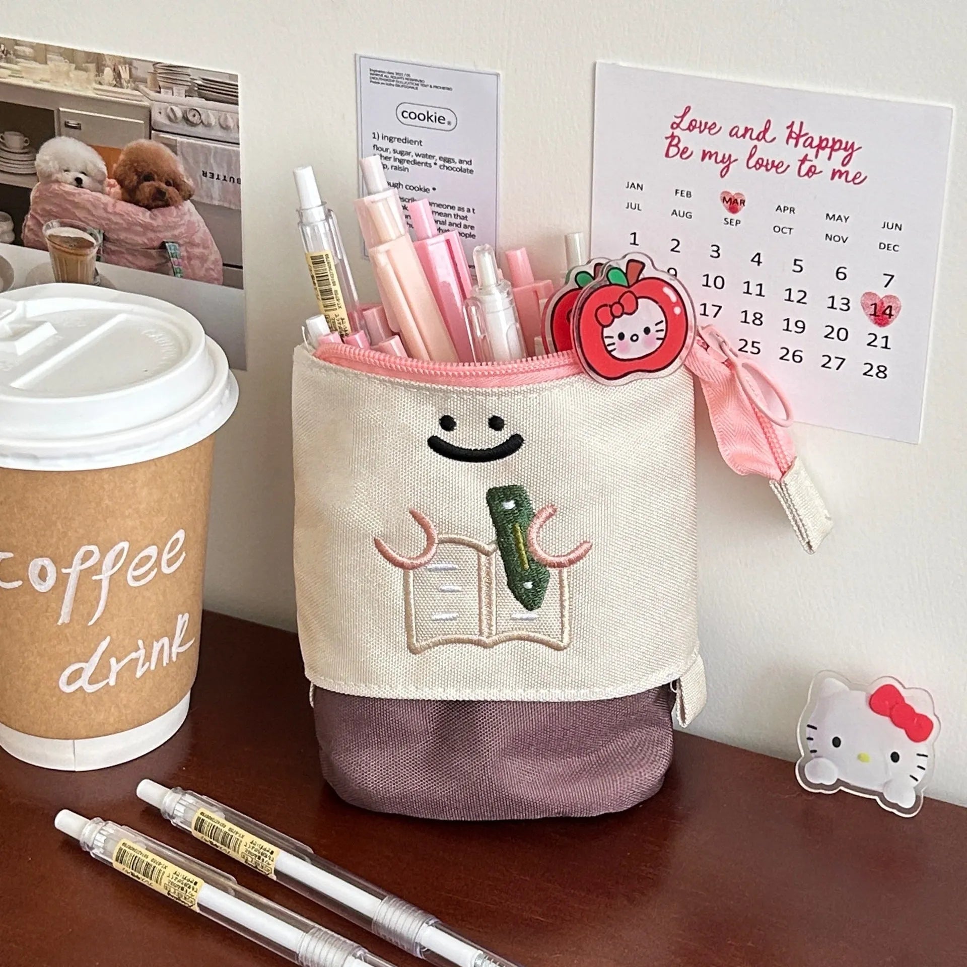 Cartoon Korean style collapsible pencil case in Oxford fabric measuring 17x14cm