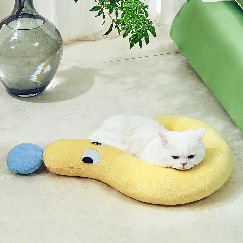 Blue or yellow rectangular pet cushion measuring 62cm by 39cm for cats and dogs