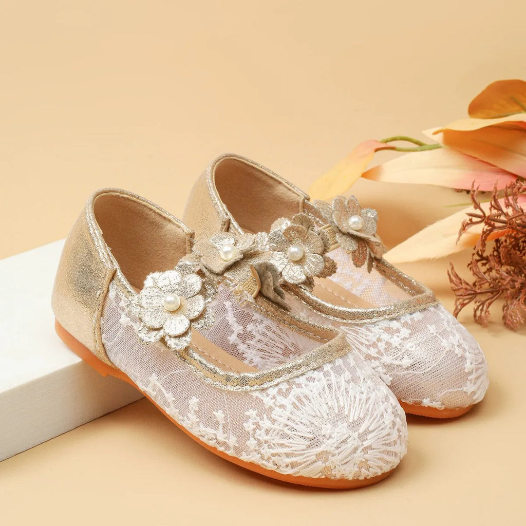 Gold children's traditional Chinese embroidered floral princess shoes with PU leather upper and rubber sole