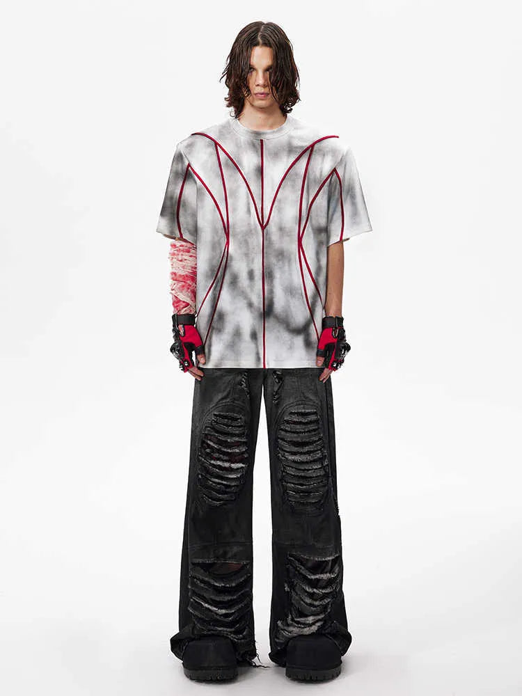 Short sleeve T-shirt with padded shoulders and three-dimensional patchwork design