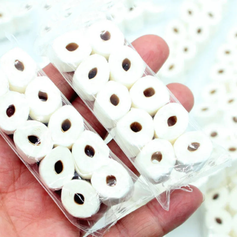 Simulated paper tissue roll model for dollhouses, dimensions 30x15x80mm.