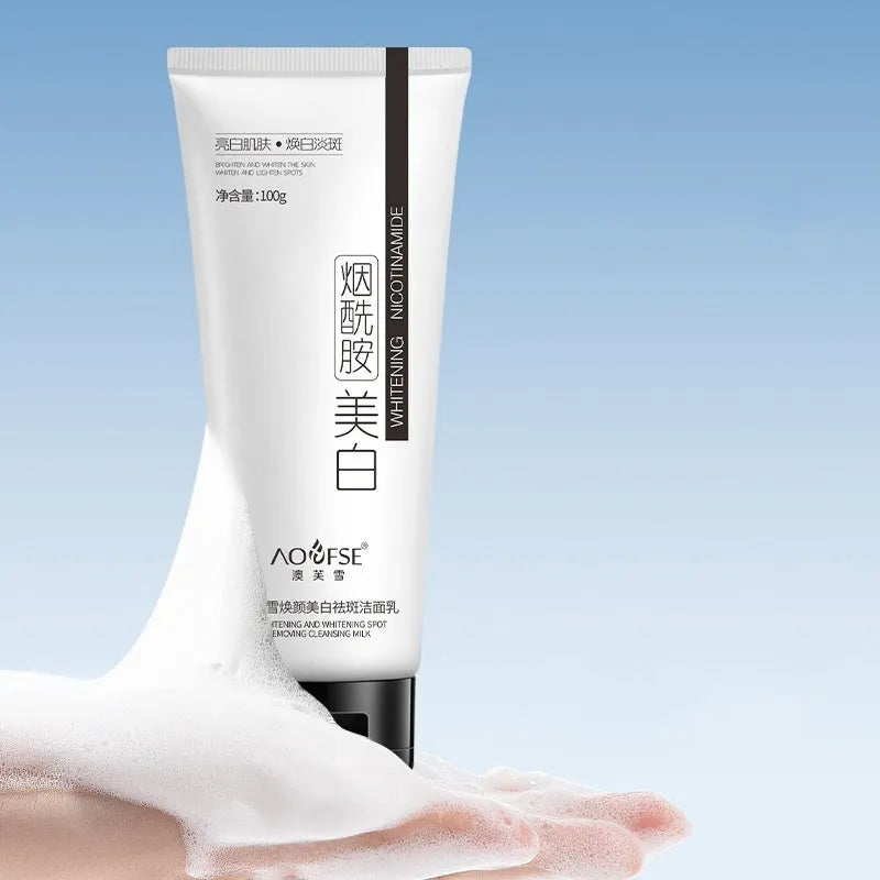 White bottle of 100ml whitening and freckle removing facial cleanser for pore cleansing.